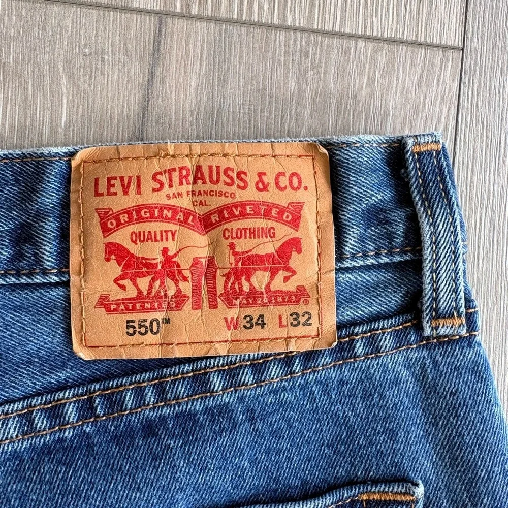 Levi's 550 Mens Blue Denim Mid Rise Relaxed Fit Classic Straight Jeans Sz 34x32